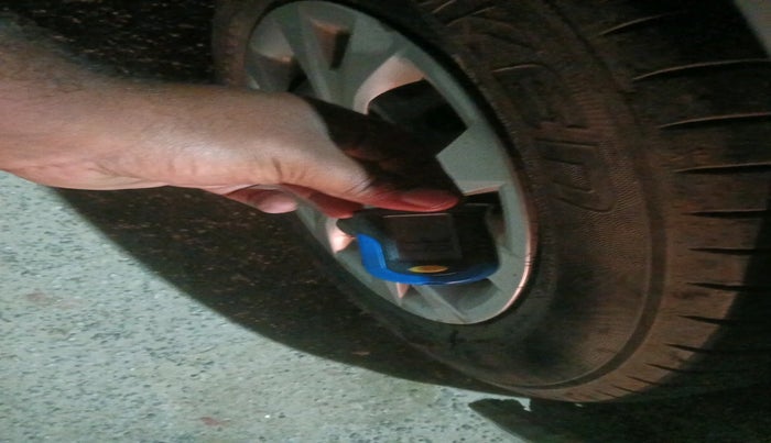 2014 Hyundai Grand i10 SPORTZ 1.1 CRDI, Diesel, Manual, 1,09,363 km, tyre