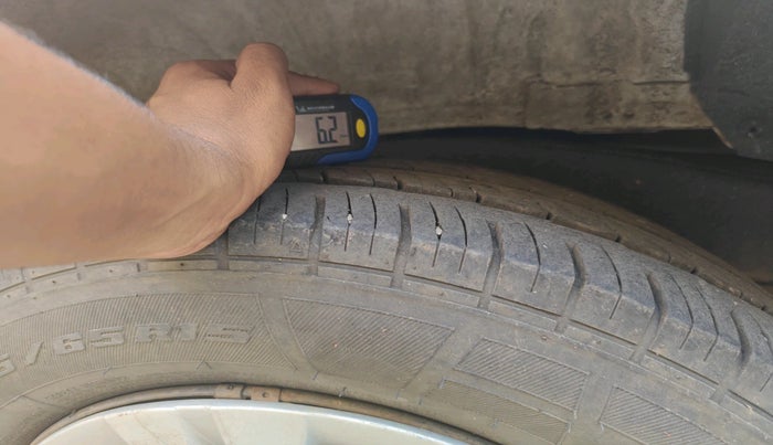 2011 Toyota Innova 2.5 G4 7 STR, Diesel, Manual, 1,30,182 km, tyre