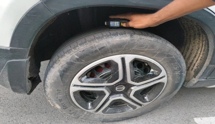 2017 Maruti Vitara Brezza LDI (O), Diesel, Manual, 83,714 km, tyre