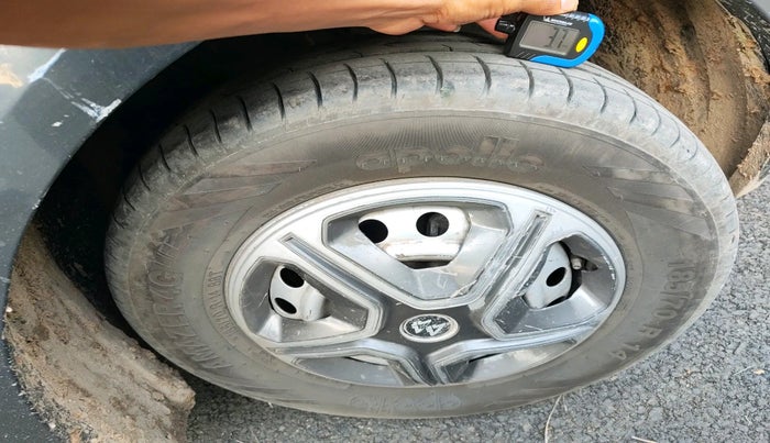 2021 Tata ALTROZ XE PETROL, Petrol, Manual, 61,500 km, tyre