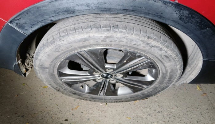 2017 Hyundai Creta SX PLUS AT 1.6 PETROL, Petrol, Automatic, 82,052 km, tyre