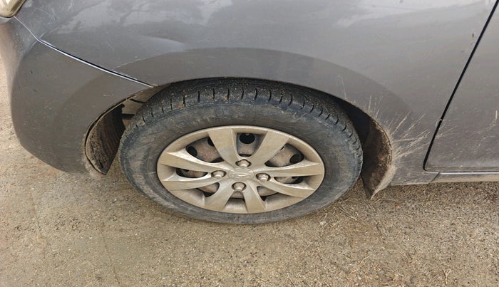 2013 Hyundai Eon SPORTZ, Petrol, Manual, 1,07,073 km, tyre