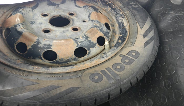 2013 Hyundai Eon SPORTZ, Petrol, Manual, 1,07,073 km, tyre