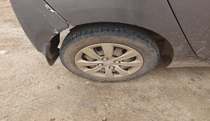 2013 Hyundai Eon SPORTZ, Petrol, Manual, 1,07,073 km, tyre