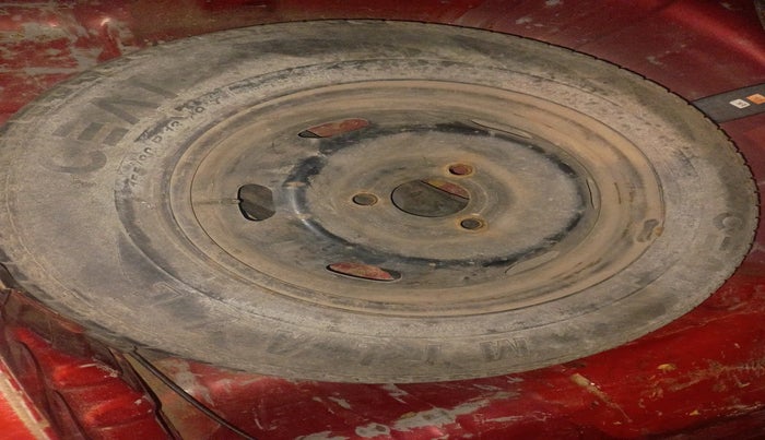 2016 Renault Kwid RXT 0.8, Petrol, Manual, 46,181 km, tyre