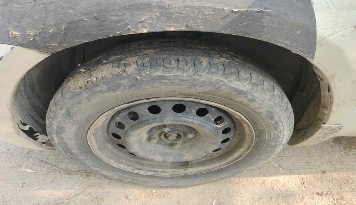 2012 Maruti Swift Dzire VDI, Diesel, Manual, 2,00,879 km, tyre