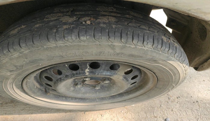 2012 Maruti Swift Dzire VDI, Diesel, Manual, 2,00,879 km, tyre