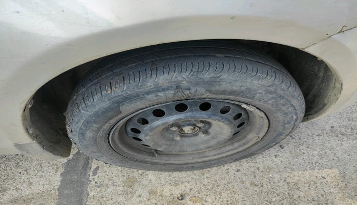 2012 Maruti Swift Dzire VDI, Diesel, Manual, 2,00,879 km, tyre