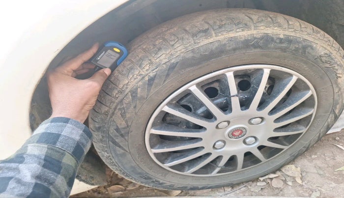 2013 Maruti Swift VDI, Diesel, Manual, 1,31,543 km, tyre