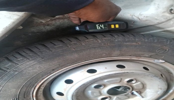 2011 Maruti Alto LXI, Petrol, Manual, 77,818 km, tyre