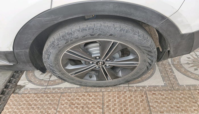 2017 Hyundai Creta SX PLUS 1.6 DIESEL, Diesel, Manual, 1,04,563 km, tyre