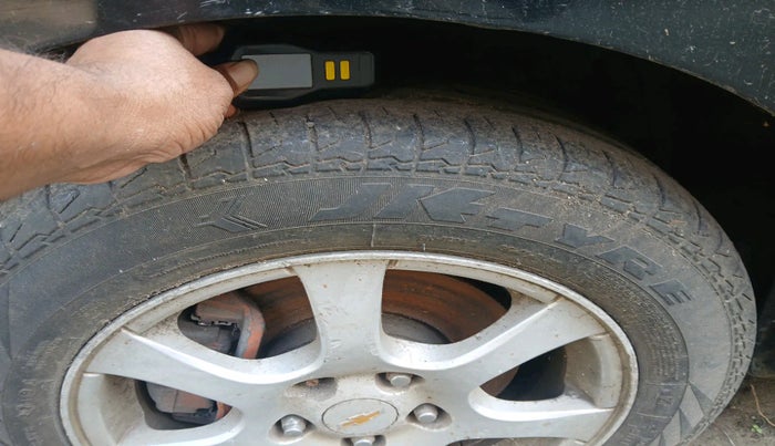 2013 Chevrolet Cruze LTZ, Diesel, Manual, 1,58,500 km, tyre