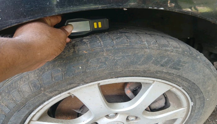 2013 Chevrolet Cruze LTZ, Diesel, Manual, 1,58,500 km, tyre