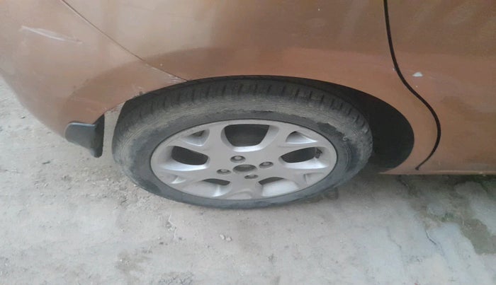 2012 Renault Pulse RXZ AIRBAGS, Diesel, Manual, 62,383 km, tyre