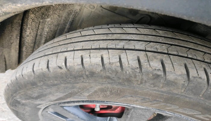 2018 Maruti Vitara Brezza ZDI, Diesel, Manual, 1,49,497 km, tyre