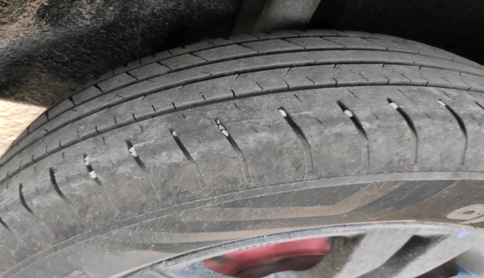 2018 Maruti Vitara Brezza ZDI, Diesel, Manual, 1,49,497 km, tyre