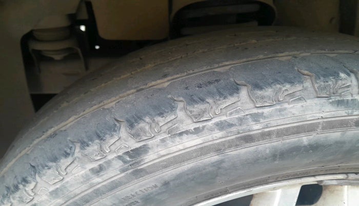 2018 Mahindra TUV300 T8, Diesel, Manual, 1,01,175 km, tyre