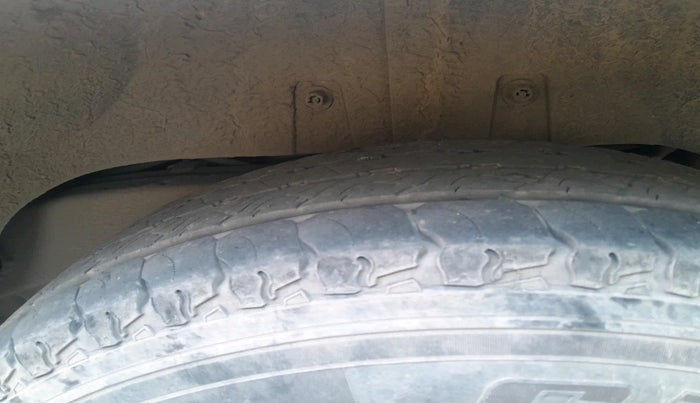 2018 Mahindra TUV300 T8, Diesel, Manual, 1,01,175 km, tyre