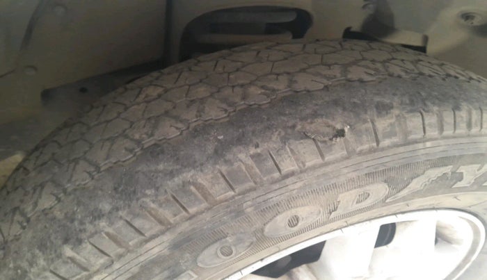 2018 Mahindra TUV300 T8, Diesel, Manual, 1,01,175 km, tyre