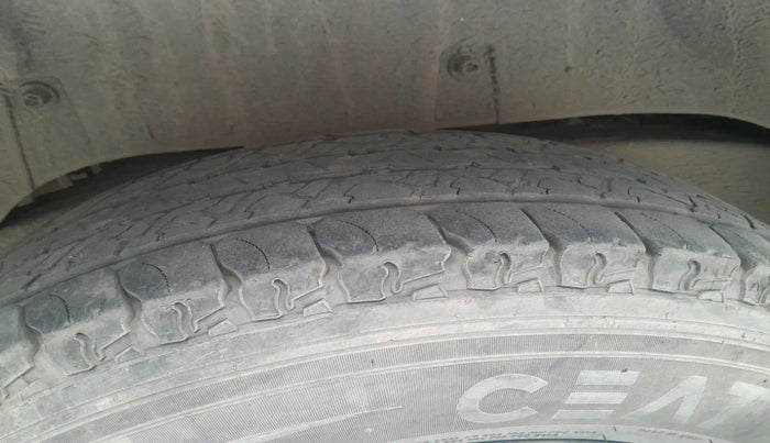 2018 Mahindra TUV300 T8, Diesel, Manual, 1,01,175 km, tyre