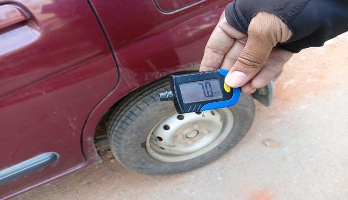 2010 Maruti Alto LXI, Petrol, Manual, 97,490 km, tyre