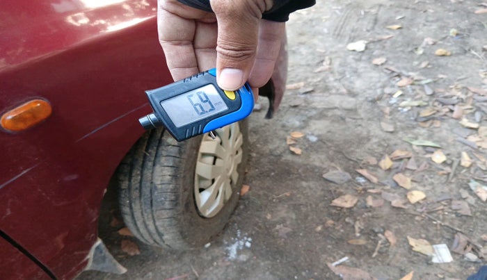 2010 Maruti Alto LXI, Petrol, Manual, 97,490 km, tyre