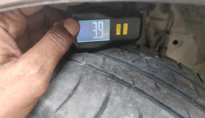 2014 Honda Amaze 1.5L I-DTEC SX, Diesel, Manual, 1,39,145 km, tyre