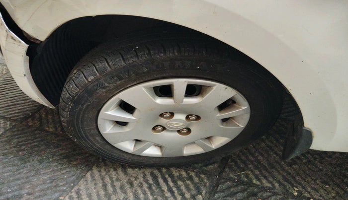 2013 Hyundai i20 MAGNA 1.2, Petrol, Manual, 52,575 km, tyre