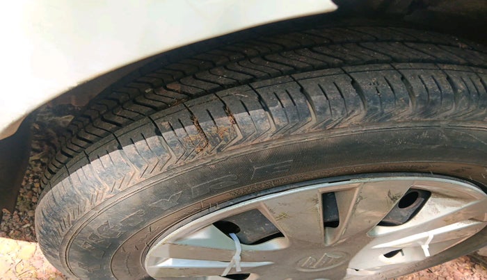 2014 Maruti Swift Dzire VXI, Petrol, Manual, 57,769 km, tyre