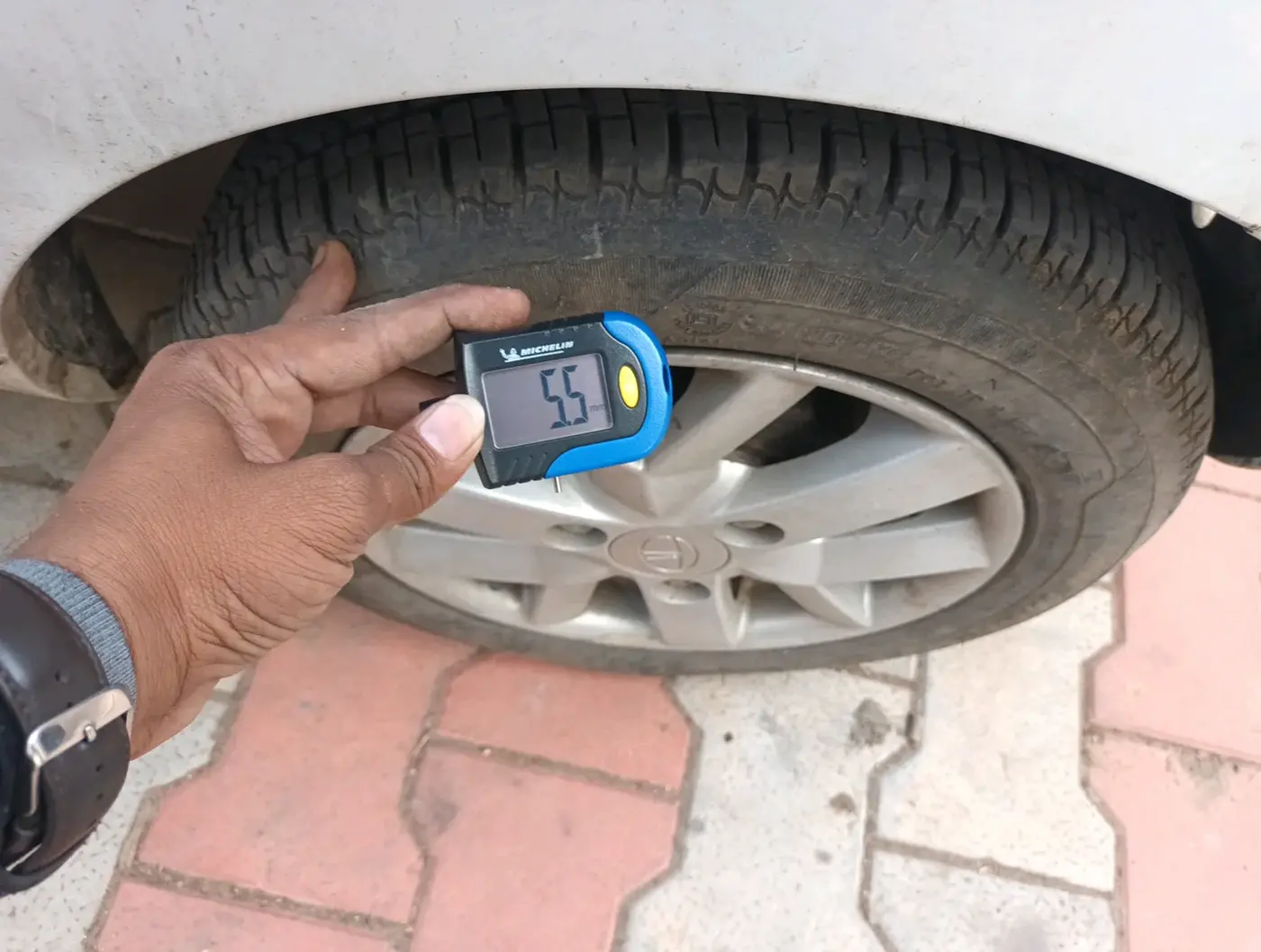 2012 Tata Nano LX SPECIAL EDITION, Petrol, Manual, 5,912 km, tyre