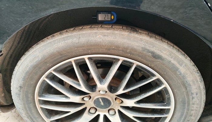 2013 Hyundai New Elantra 1.6 SX AT DIESEL, Diesel, Automatic, 1,63,392 km, tyre