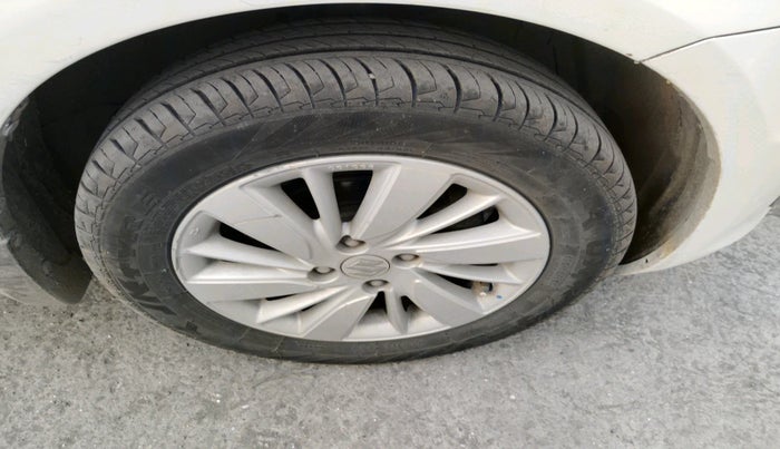 2017 Maruti Swift ZDI, Diesel, Manual, 1,00,174 km, tyre