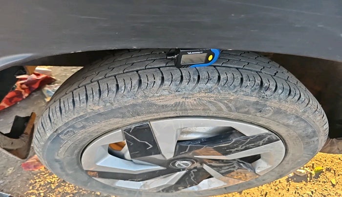 2023 Nissan MAGNITE XE, Petrol, Manual, 6,967 km, tyre