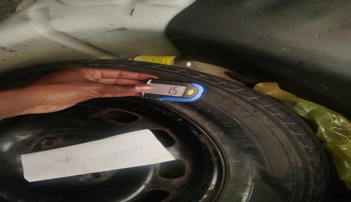 2013 Ford Figo ZXI 1.2 PETROL, Petrol, Manual, 88,030 km, tyre