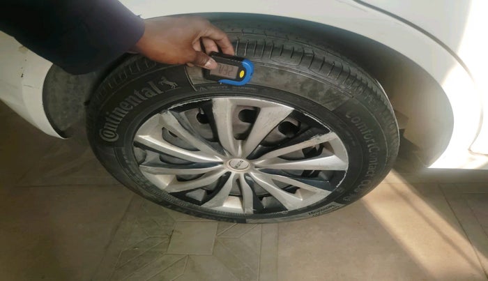 2013 Ford Figo ZXI 1.2 PETROL, Petrol, Manual, 88,030 km, tyre