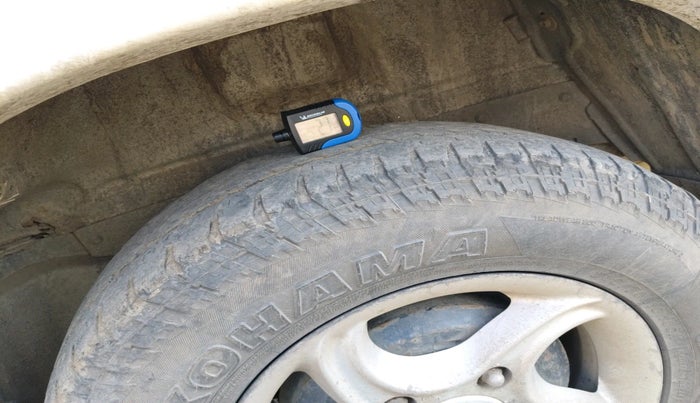 2011 Mahindra Scorpio VLX 2WD BS-III, Diesel, Manual, 1,08,308 km, tyre