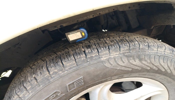 2011 Mahindra Scorpio VLX 2WD BS-III, Diesel, Manual, 1,08,308 km, tyre