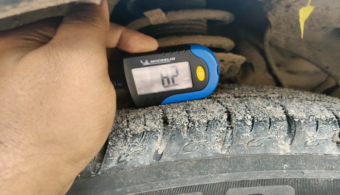 2021 Mahindra XUV300 W8 (O) 1.2 PETROL, Petrol, Manual, 82,509 km, tyre