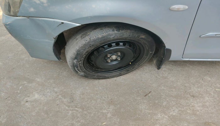 2012 Toyota Etios G, Petrol, Manual, 89,985 km, tyre