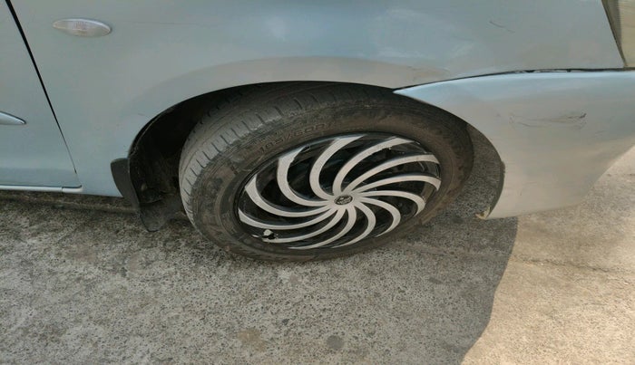 2012 Toyota Etios G, Petrol, Manual, 89,985 km, tyre