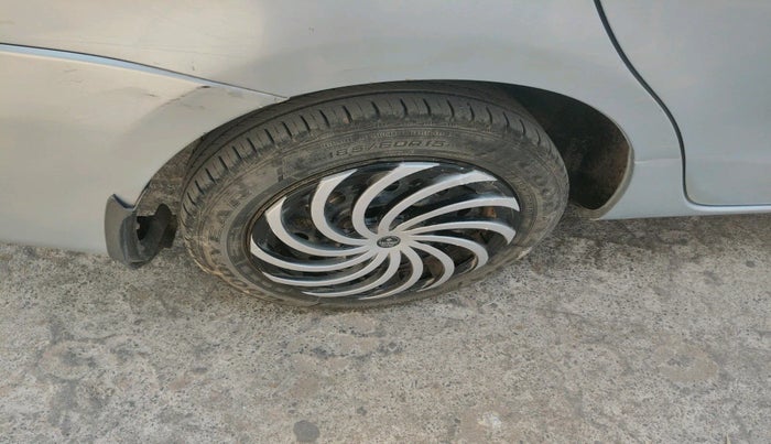 2012 Toyota Etios G, Petrol, Manual, 89,985 km, tyre