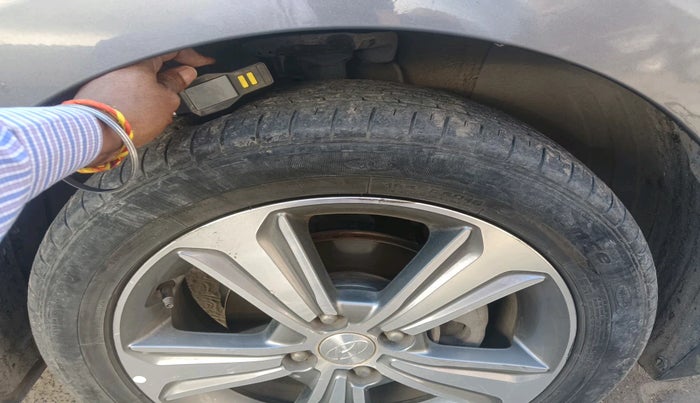 2017 Hyundai Verna 1.6 VTVT SX (O) AT, Petrol, Automatic, 77,573 km, tyre