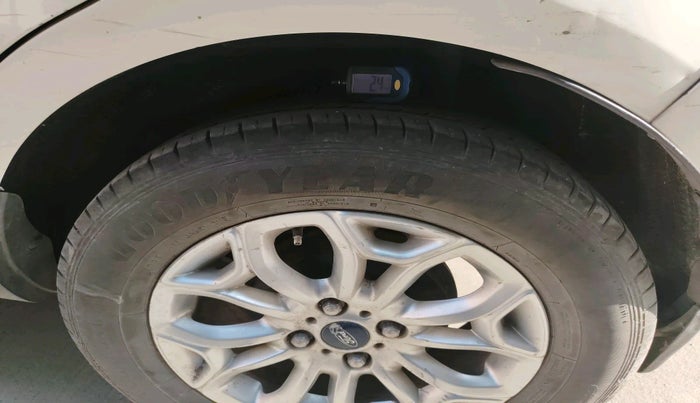 2015 Ford Ecosport TITANIUM 1.5L PETROL AT, Petrol, Automatic, 1,20,000 km, tyre