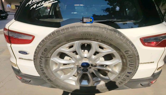 2015 Ford Ecosport TITANIUM 1.5L PETROL AT, Petrol, Automatic, 1,20,000 km, tyre