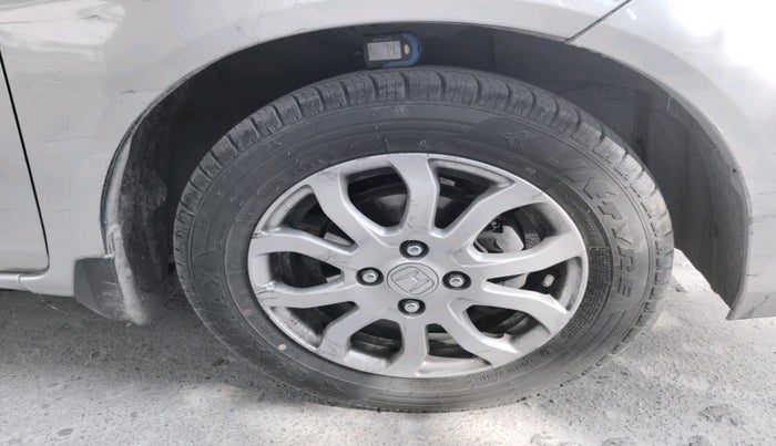 2016 Honda Amaze 1.2L I-VTEC VX, Petrol, Manual, 52,750 km, tyre