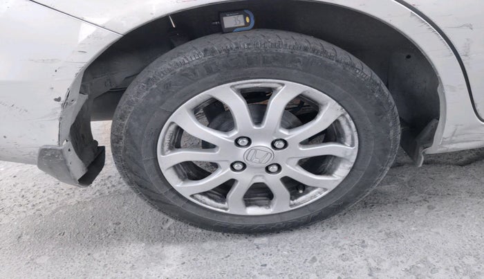 2016 Honda Amaze 1.2L I-VTEC VX, Petrol, Manual, 52,750 km, tyre