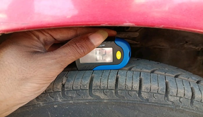 2011 Hyundai i10 SPORTZ 1.2, Petrol, Manual, 1,20,000 km, tyre