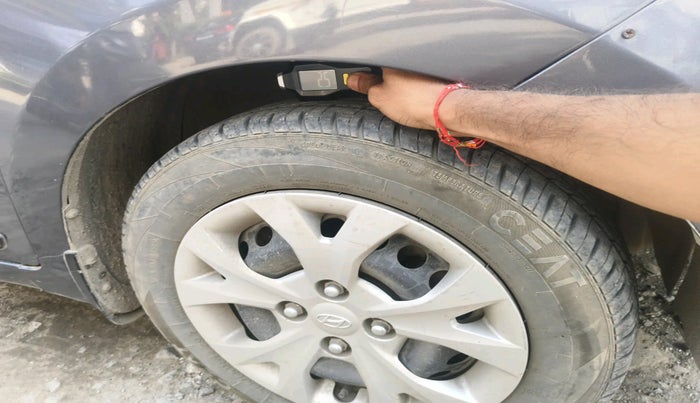 2015 Hyundai Grand i10 SPORTZ 1.1 CRDI, Diesel, Manual, 1,93,207 km, tyre