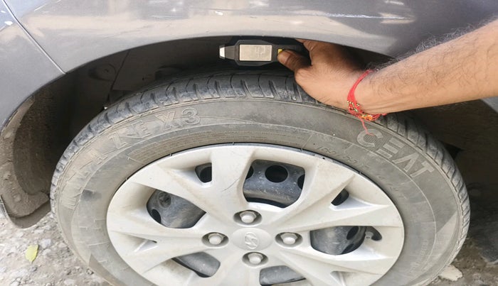 2015 Hyundai Grand i10 SPORTZ 1.1 CRDI, Diesel, Manual, 1,93,207 km, tyre