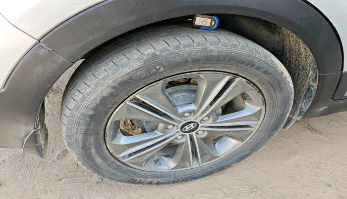 2016 Hyundai Creta SX PLUS AT 1.6 DIESEL, Diesel, Automatic, 1,24,694 km, tyre